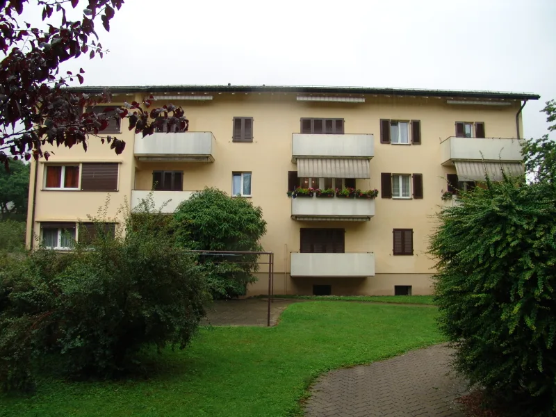 1-room apartment with balcony facing the garden