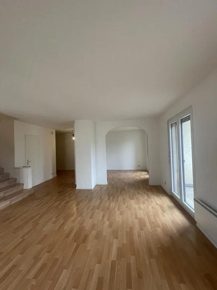 DUPLEX-WOHNUNG - 5 ZIMMER - IN RUHIGER LAGE