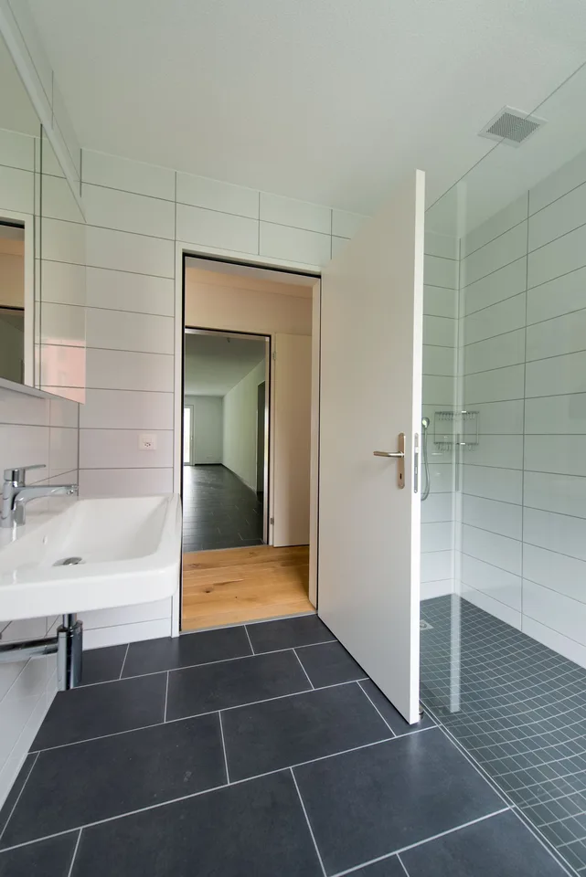 Neuwertige 3.5 Zi-Gartenwohnung nähe Wald und Spital 108m2