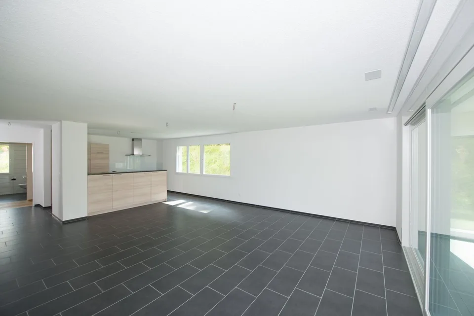 Neuwertige 3.5 Zi-Gartenwohnung nähe Wald und Spital 108m2
