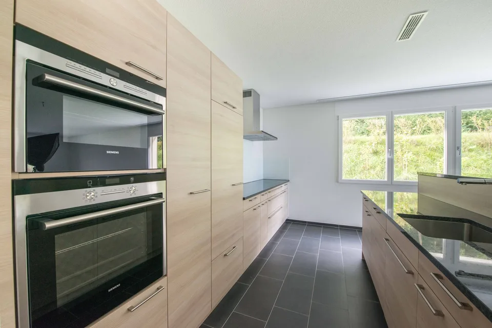 Neuwertige 3.5 Zi-Gartenwohnung nähe Wald und Spital 108m2