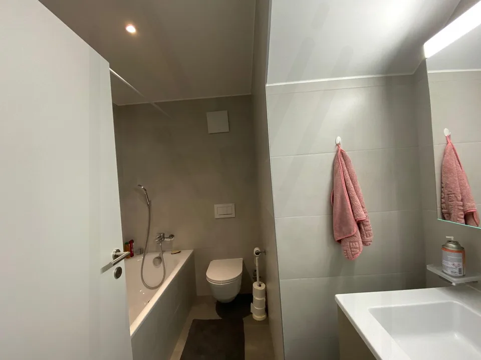 Prächtige 4,5-Zimmer-Wohnung im 1. Stock – Foto 9 von 12