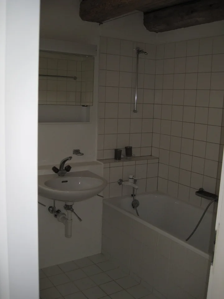 Cozy 3-room old building apartment with balcony in Freienstein-Teufen