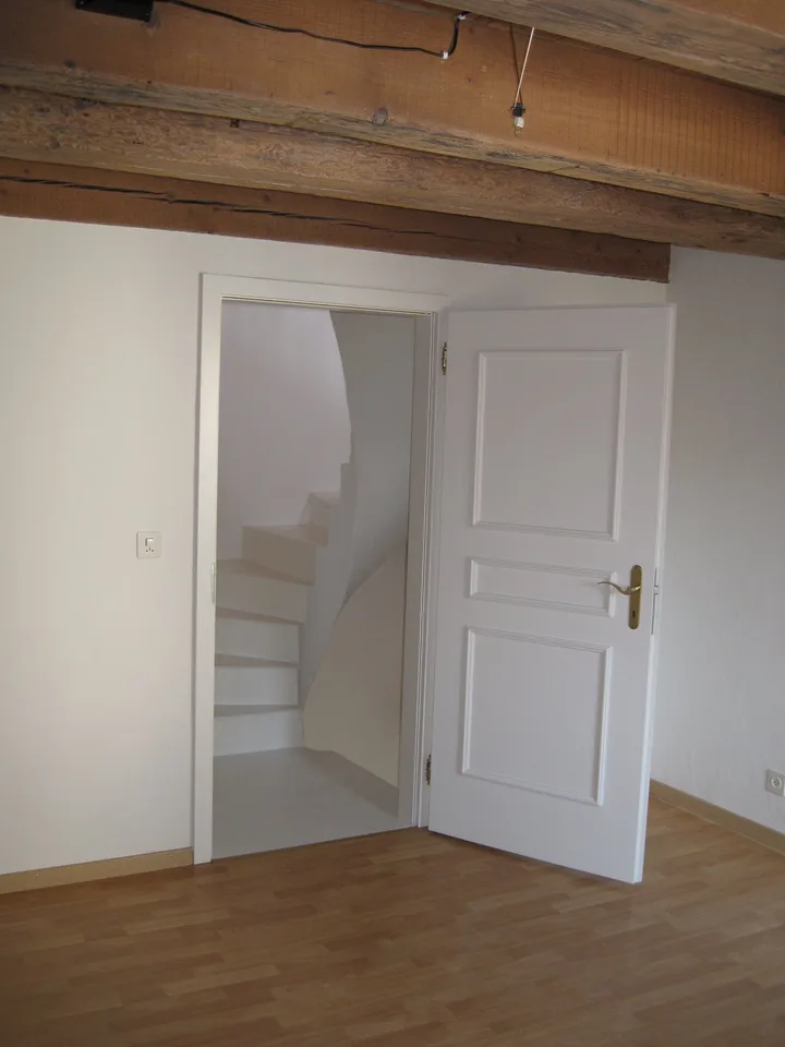 Cozy 3-room old building apartment with balcony in Freienstein-Teufen