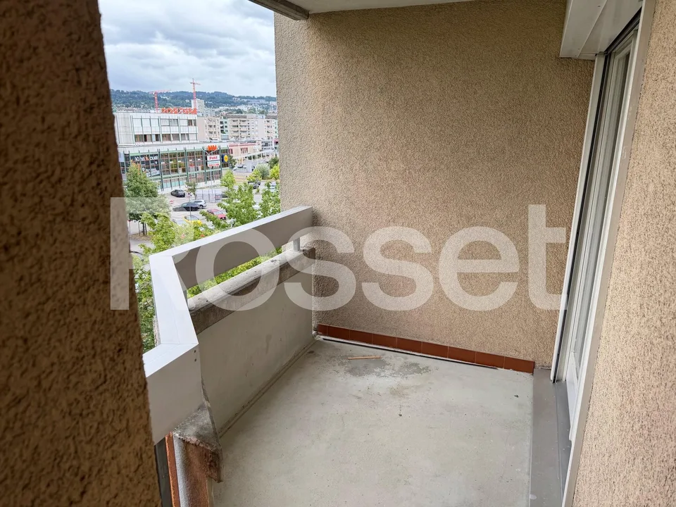 Vier-Zimmer-Wohnung im 5. Stock