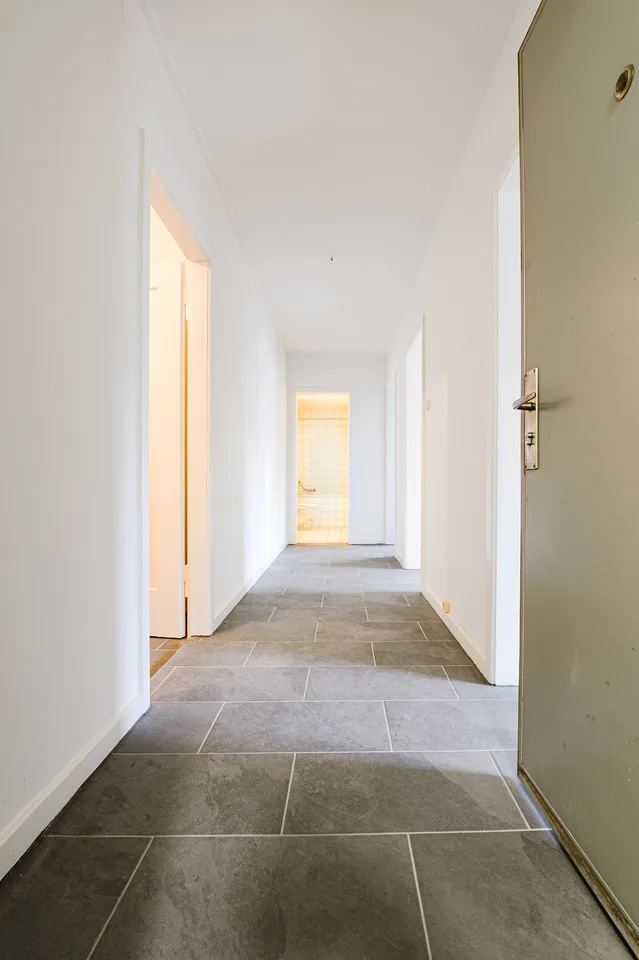 Helle 2-Zimmer-Wohnung mit Balkon in Basel-Kleinhüningen – Foto 9 von 13