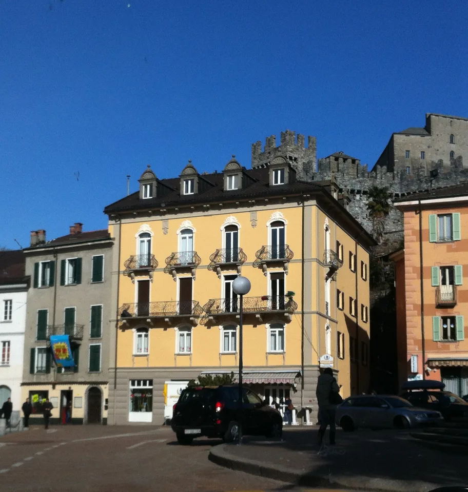 Bellinzona – Centralissimo 2.5 locali con ascensore e soffitti in legno a vista