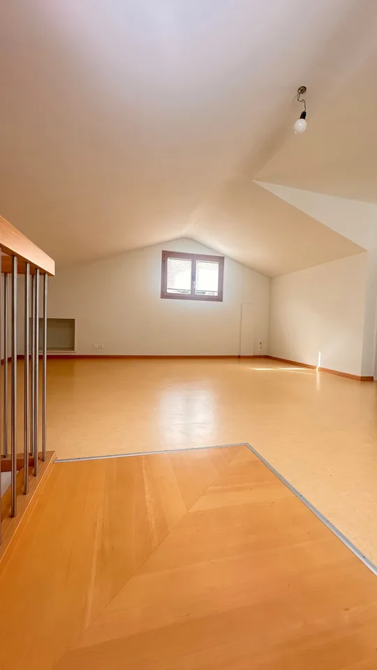 Stilvolle 4.5-Zimmerwohnung mit Galerie an ruhiger Lage