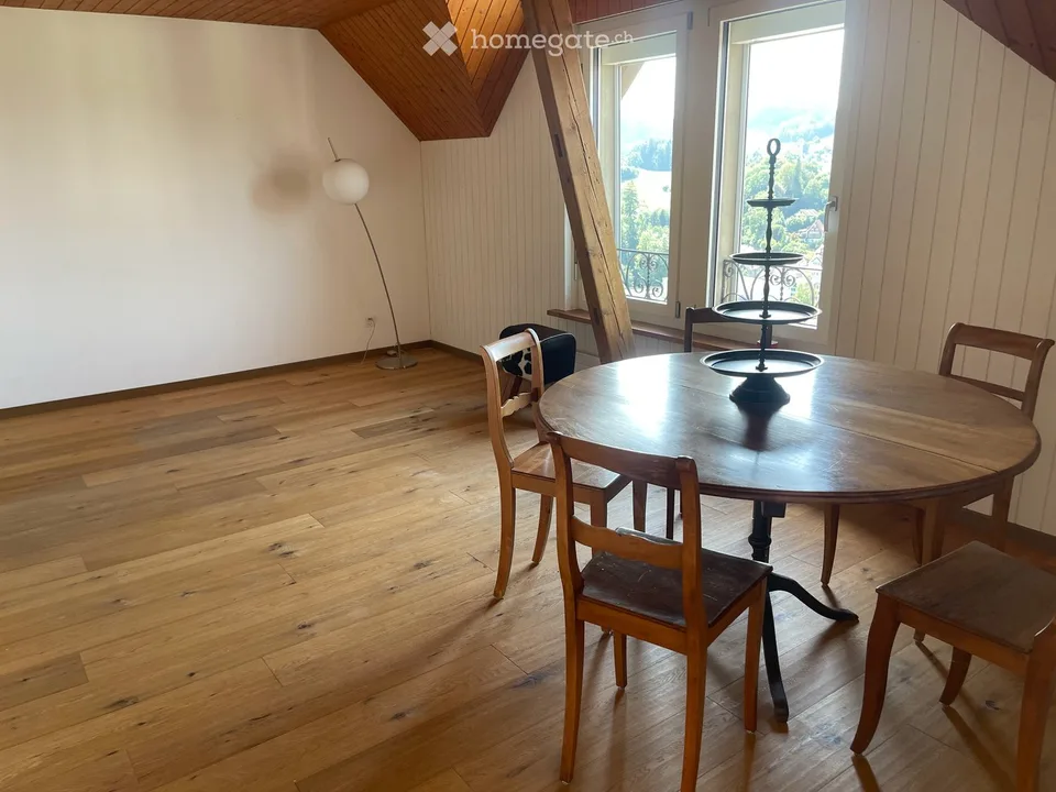 Charmante 3.5-Zimmer-Dachwohnung in historischem Gebäude in Herisau