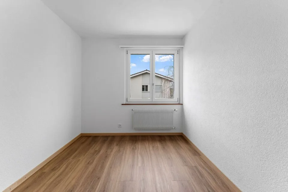 4-Zimmer-Wohnung im Hochparterre mit Balkon zu vermieten
