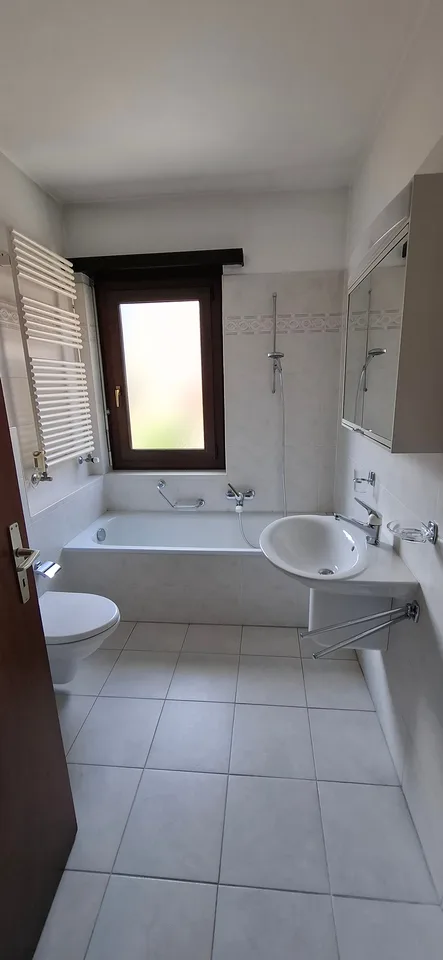 3.5-room apartment with balcony in Agno