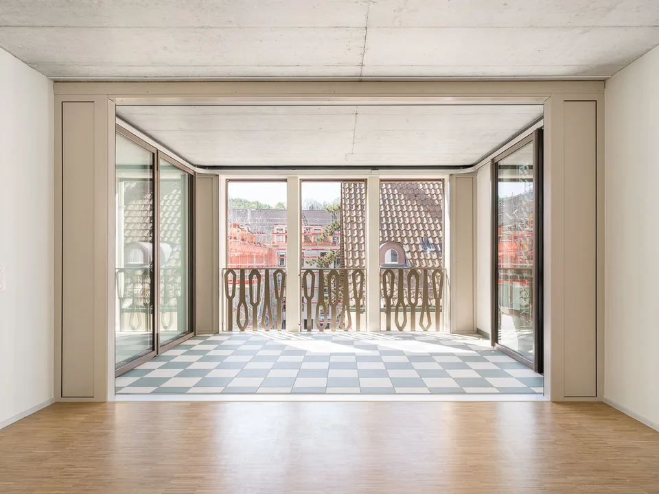 Modern 3.5-room new apartment with seasonal room in the old town