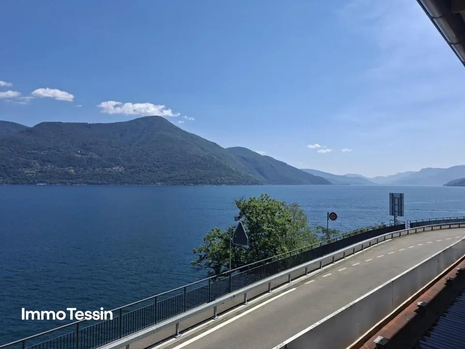 POTENTIAL: Liegenschaft in Brissago direkt am Lago Maggiore mit atemberaubender Seesicht und mehreren Parkplätzen