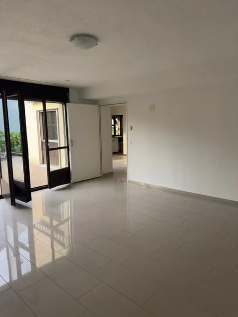 Petit et charmant appartement à Baar – calme, lumineux, grande terrasse