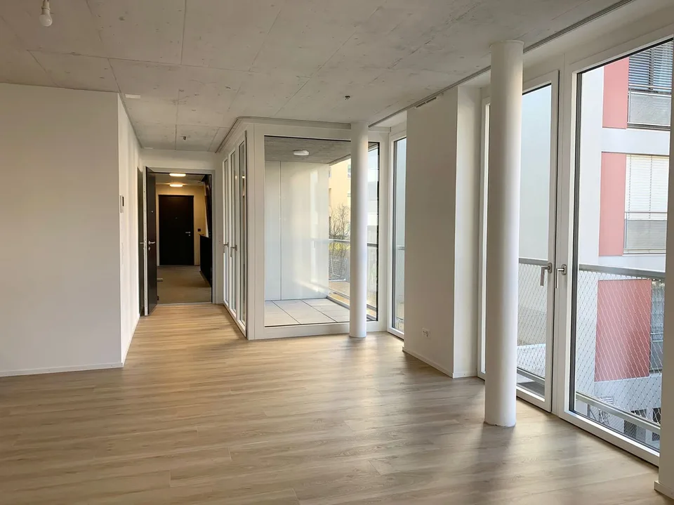 Cozy 2.5-room apartment with balcony in Basel