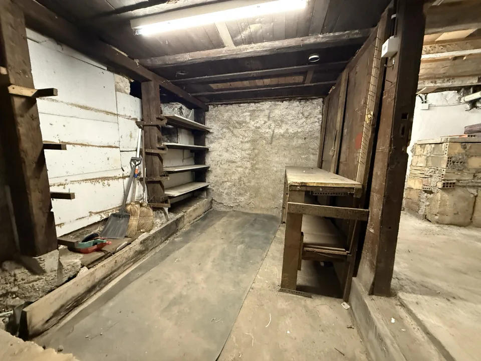 Local dépôt / atelier de 25 m² avec électricité