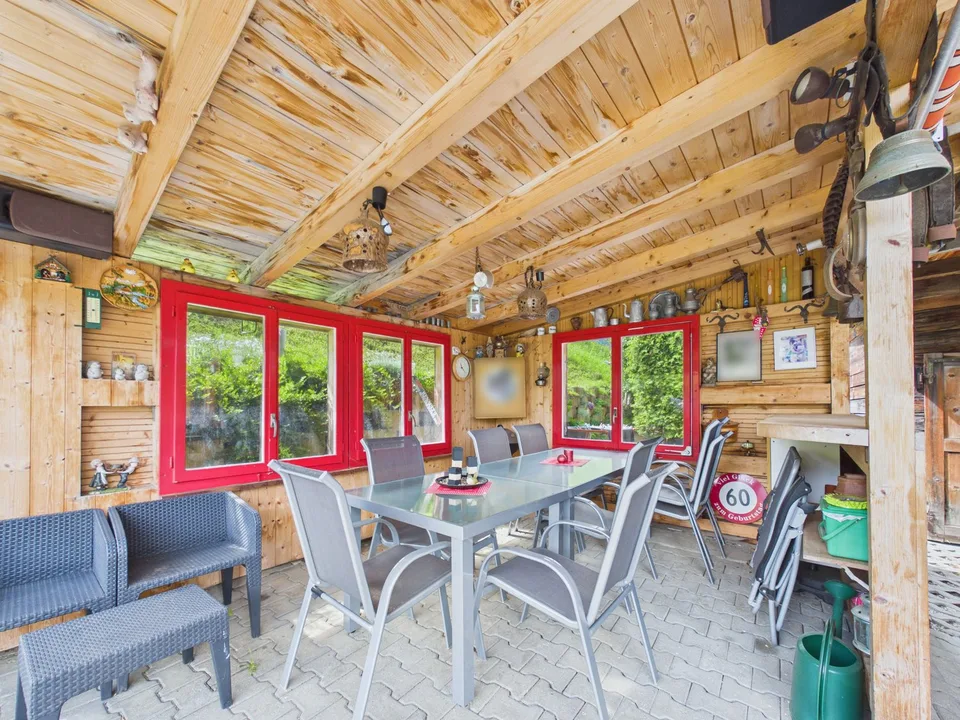 Affascinante chalet con terreno edificabile e ampia loggia estiva a Ergisch – foto 8 di 8