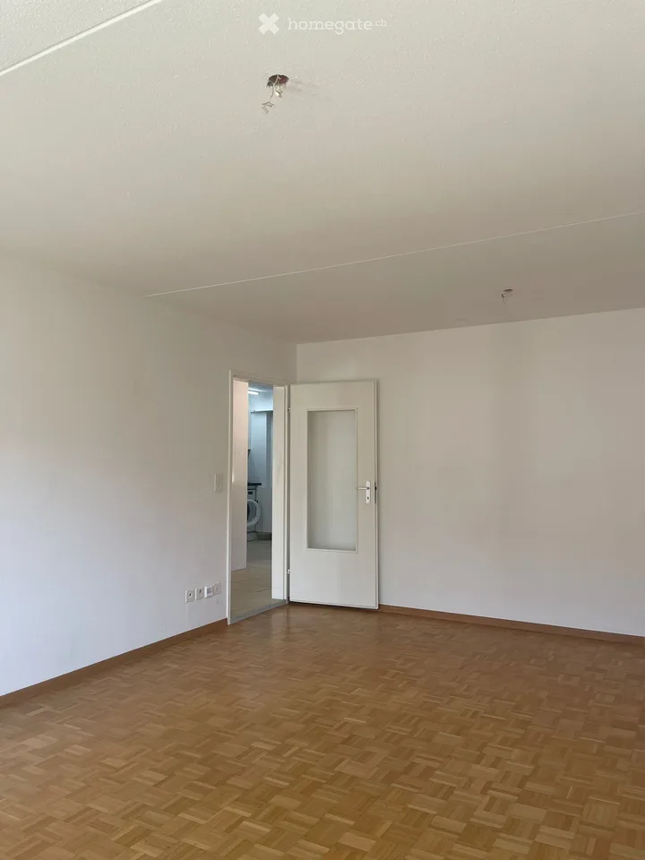 Helle und zentrale 3.5 Zimmerwohnung in Mels