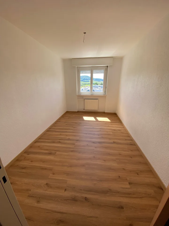 Schönes und geräumiges 4-Zimmer-Apartment im 4. Stock – Foto 7 von 11