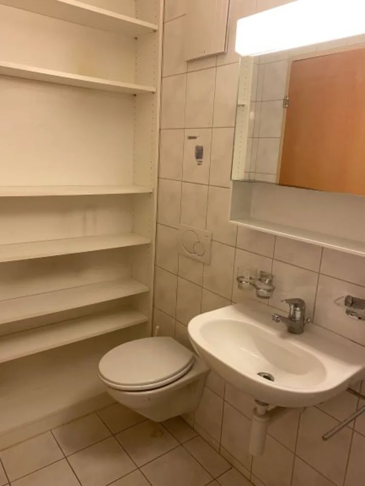 Schönes und geräumiges 4-Zimmer-Apartment im 4. Stock – Foto 9 von 11