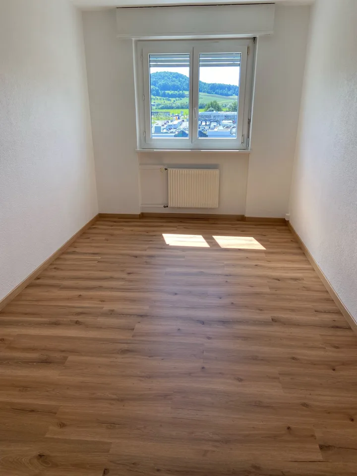 Schönes und geräumiges 4-Zimmer-Apartment im 4. Stock – Foto 6 von 11