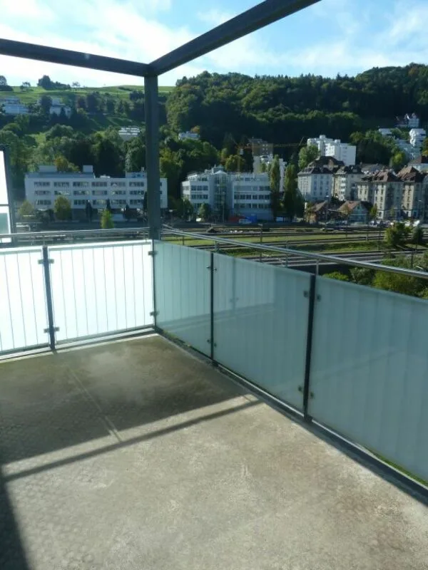 Beautiful city-near 2.5 room apartment