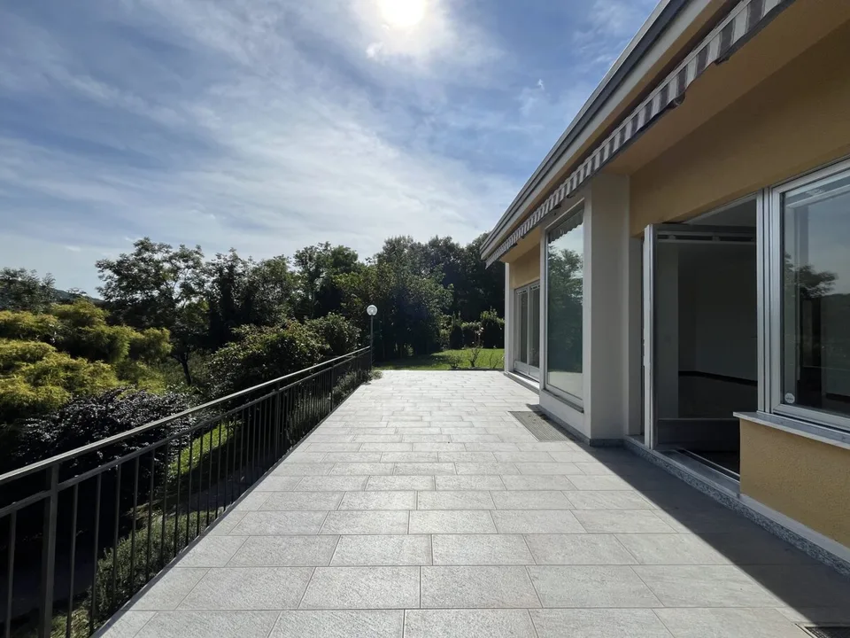 STABIO IM MERZEN GRÜN DER WEINBERGE, EIN BAUHAUS-INSPIRIERTES DOMIZIL – Foto 7 von 12