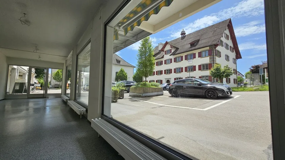 Office/Shop Space Central in Rüti ZH