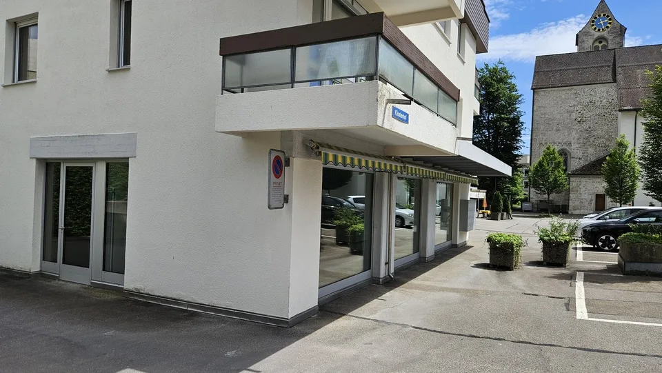 Office/Shop Space Central in Rüti ZH