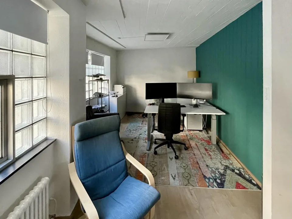 Bureau / atelier lumineux dans le district 3, faisant partie d'une communauté de bureaux créatifs