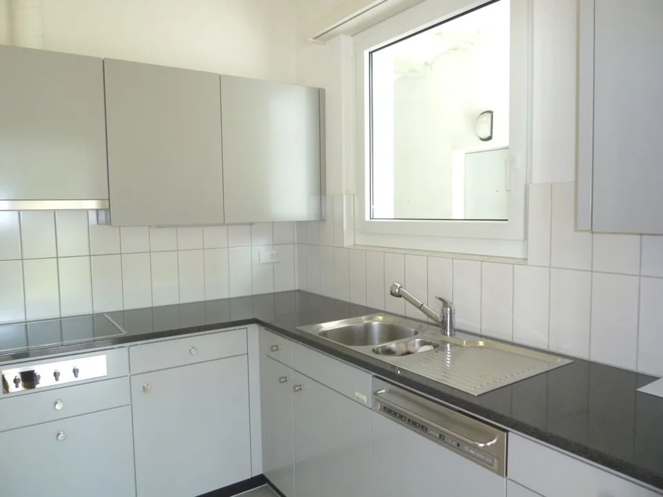 Large bright 4.5 room family apartment