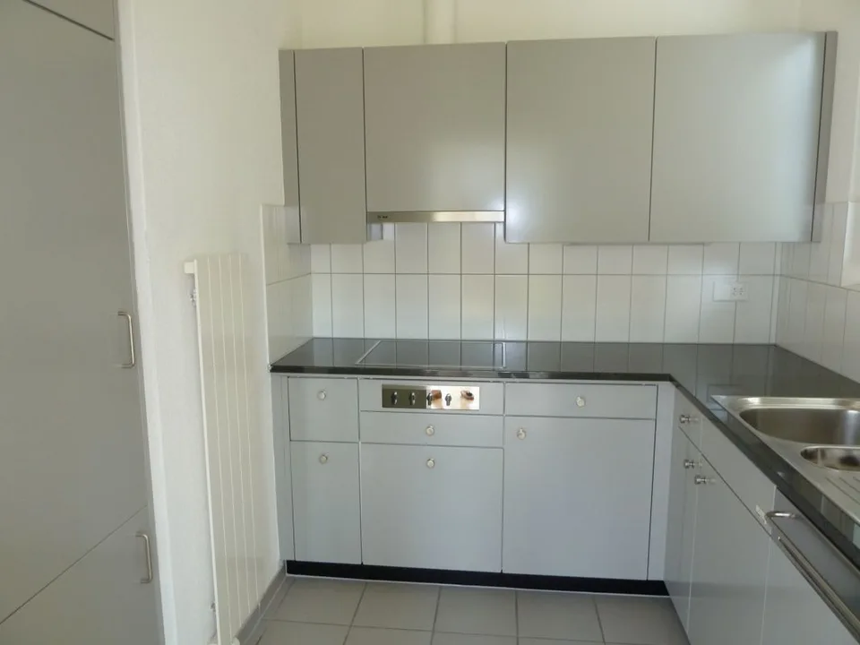 Large bright 4.5 room family apartment