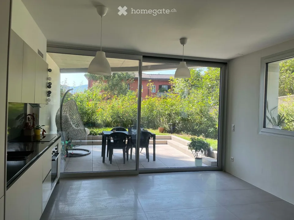 Moderno 2.5 con giardino privato, Viganello