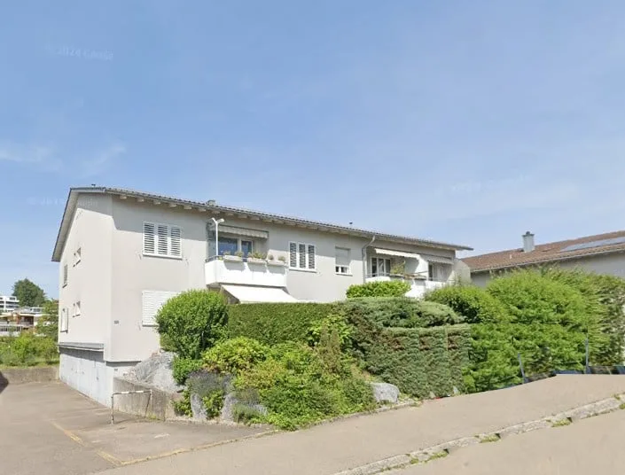 kompakte 4.5-Zimmerwohnung mit Balkon, Bastelraum + Garage