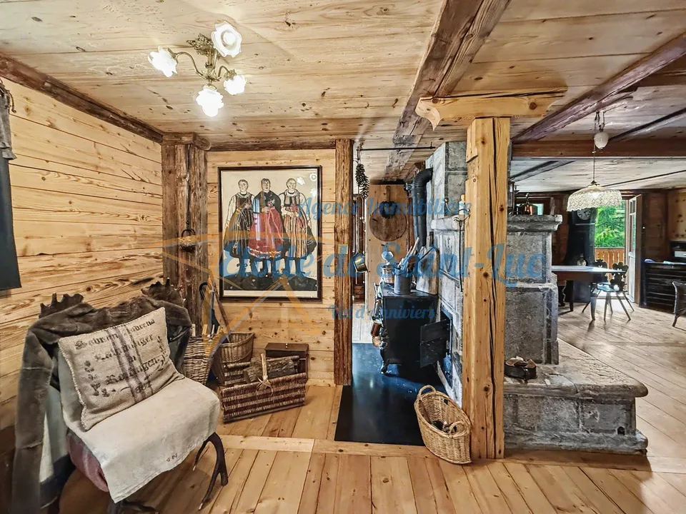 Superbe chalet et ses deux raccards