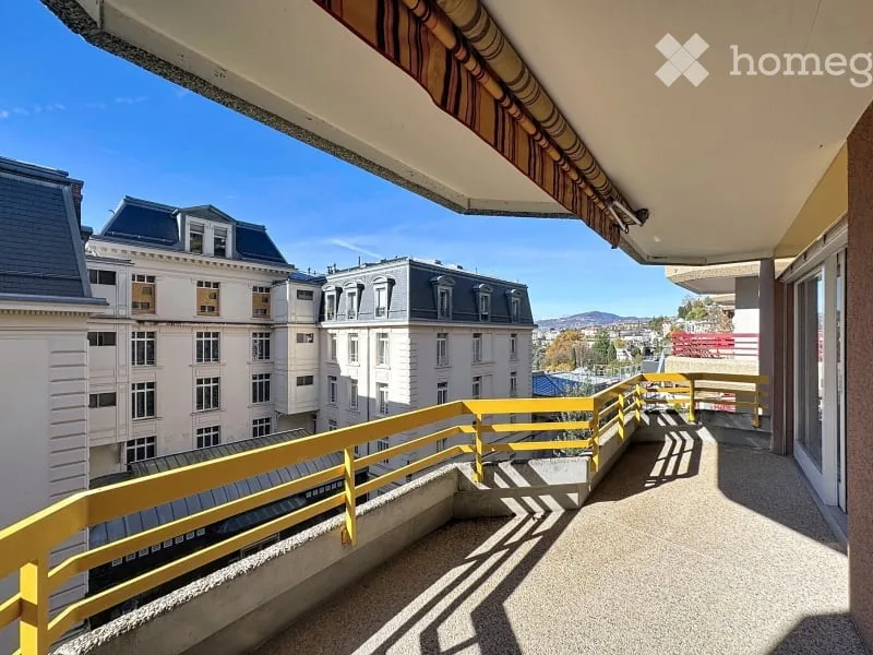 Grand appartement 3,5 pièces + balcon et terrasses, libre de suite