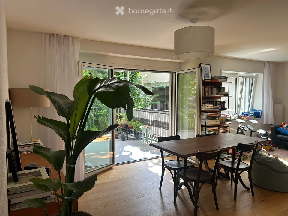 Charmant appartement 2.5 pièces avec balcon à Zürich-Wollishofen