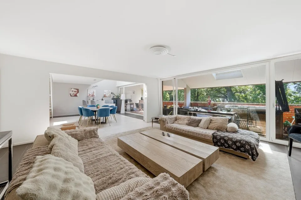 Beau duplex en attique de 5,5 pièces à Bursinel