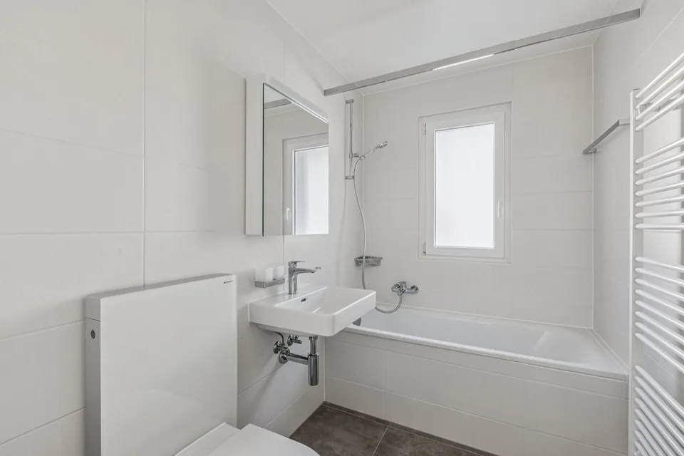 Bello appartamento di 3 locali ristrutturato con balcone e bella vista – foto 9 di 10