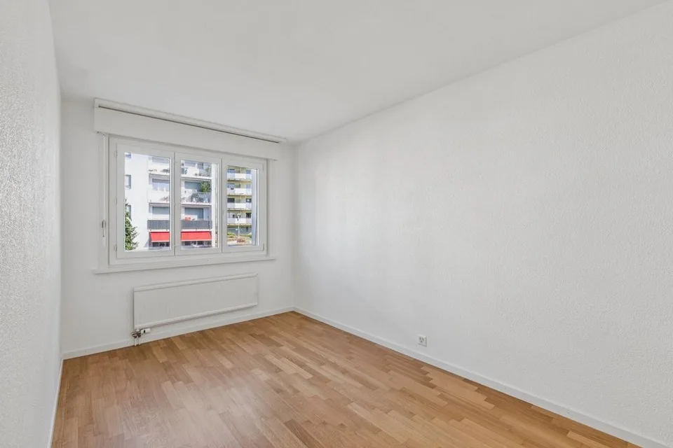 Bello appartamento di 3 locali ristrutturato con balcone e bella vista – foto 7 di 10