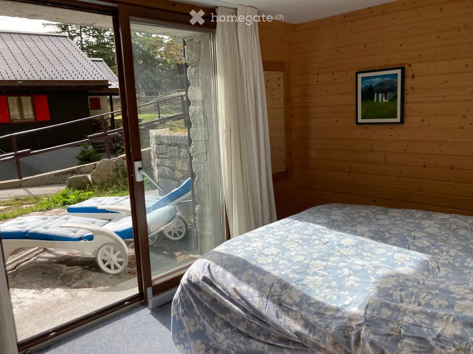 Zu vermieten in Cari, hübsches 2,5-Zimmer-Apartment mit Gartenausgang