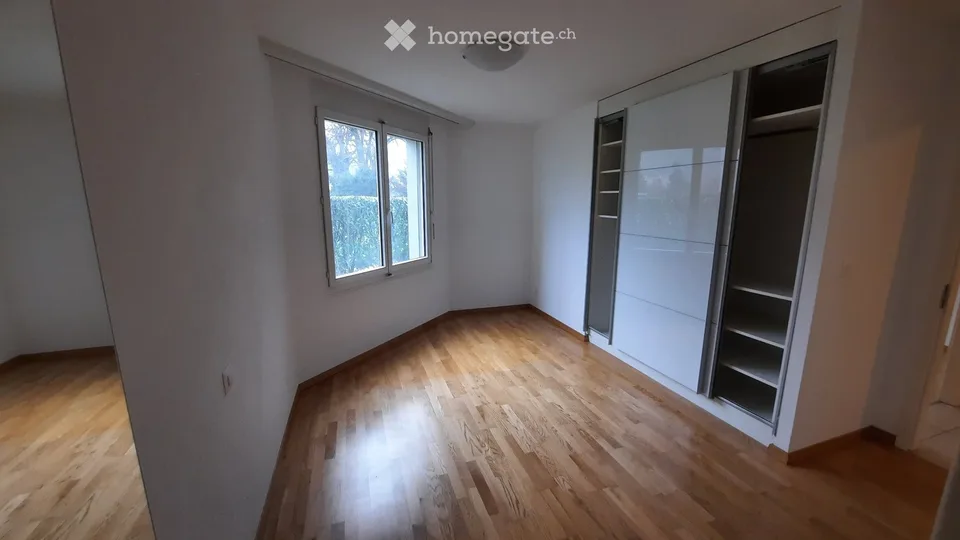 Wohnung mit 4.5 Zimmern im Erdgeschoss - Verfügbar ab 1.09.2026