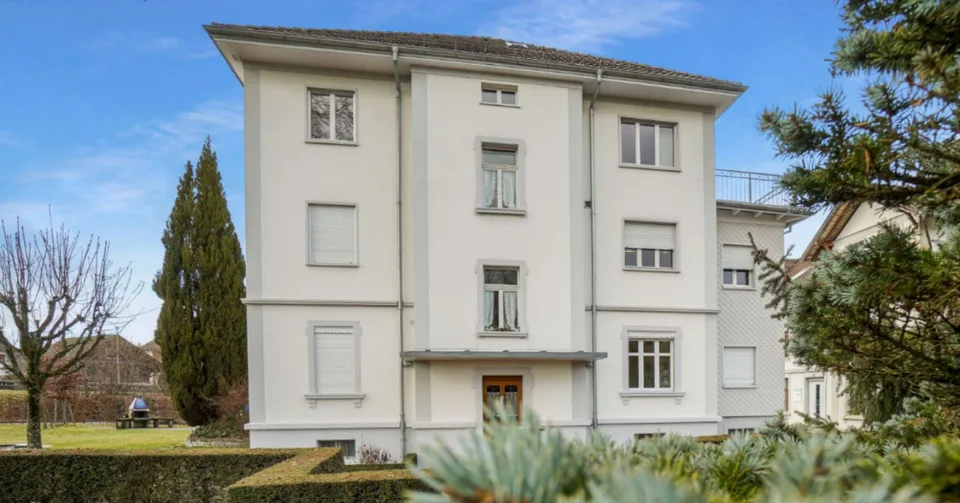 Grosszügige 5.5 Zimmer-Wohnung mit 115 m² Wohnfläche und Dachterrasse