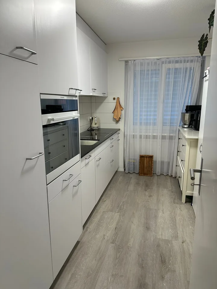 Grosszügige und modern ausgestattete 4.5-Zimmerwohnung im 2.OG