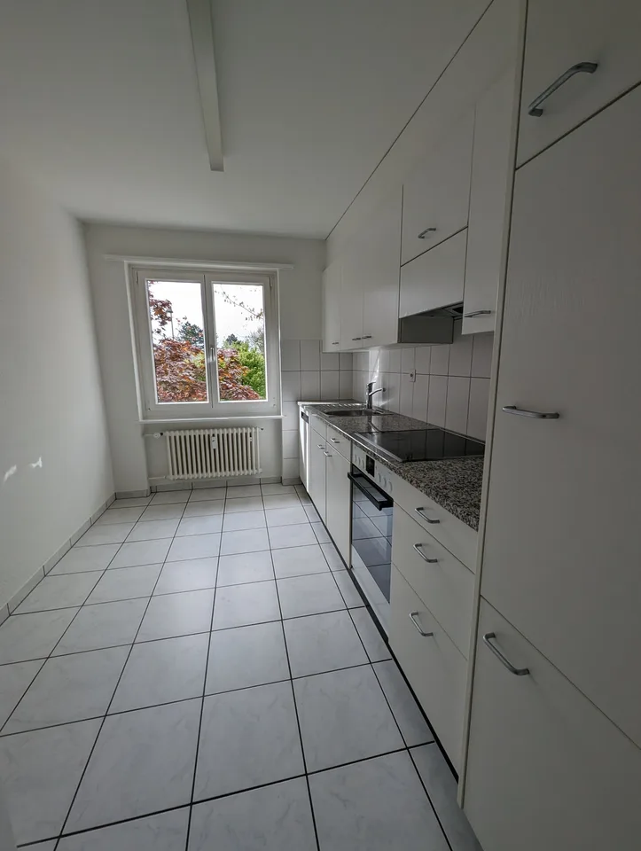 Bel appartement 4 pièces avec 2 balcons à Arlesheim