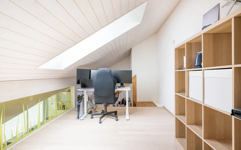 ImmoWyss - Moderne Dachwohnung mit Sicht auf See und Berge in Bönigen – Foto 7 von 8