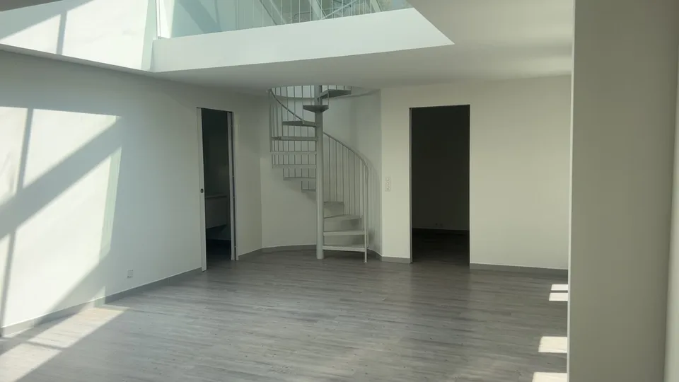Stilvolle 3.5-Zimmer-Wohnung mit sonniger Dachterrasse im Herzen Zürichs