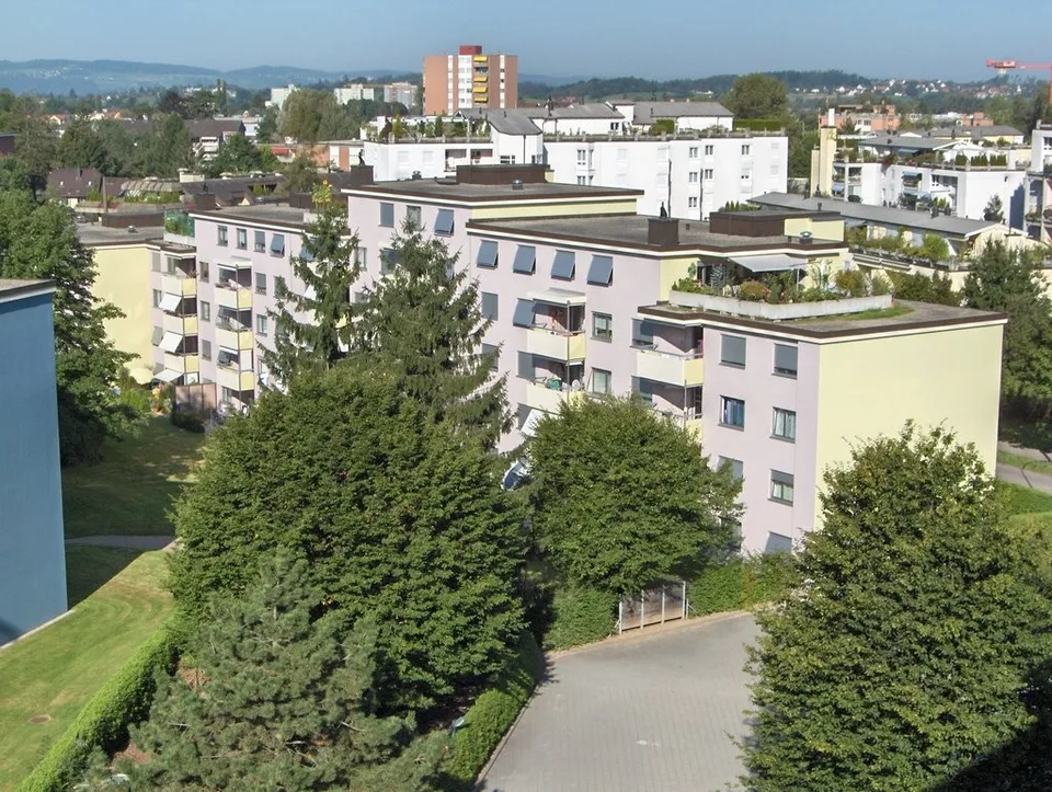 Helle Attikawohnung per 01.09.2026 in Wetzikon ZH