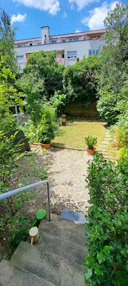 Charming 2.5-room apartment with balcony in Basel
