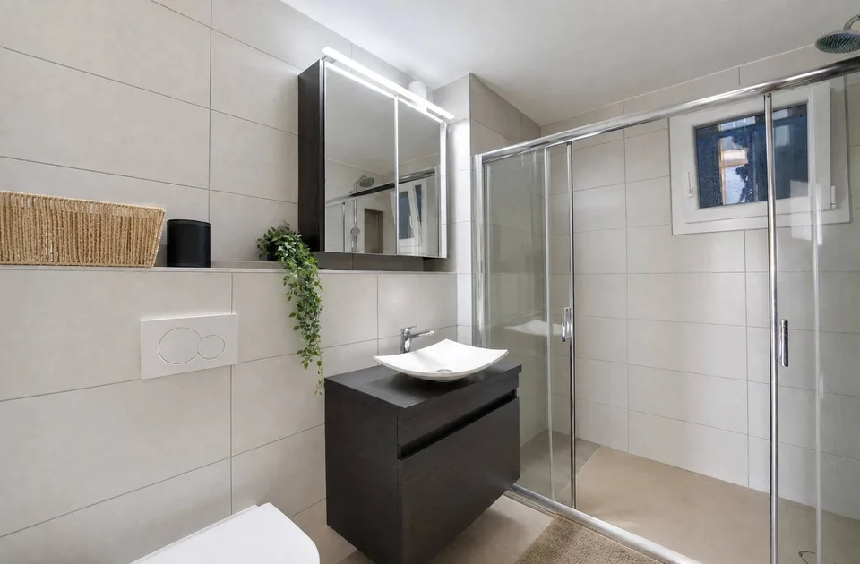 Reihenhaus-Villa mit 5,5 Zimmern und privatem Gartenspace von 200m2 – Foto 7 von 24
